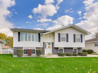 1707 Valley Ct, Schererville, IN 46375