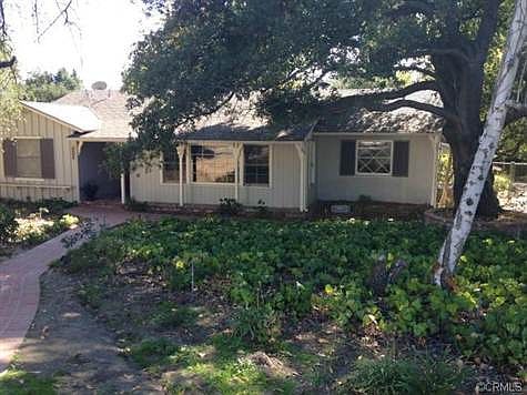 1st image of 940 De Linda Ln