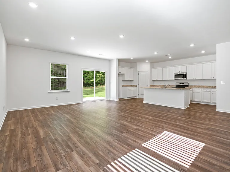676 Evergreen Rd — Photo 4