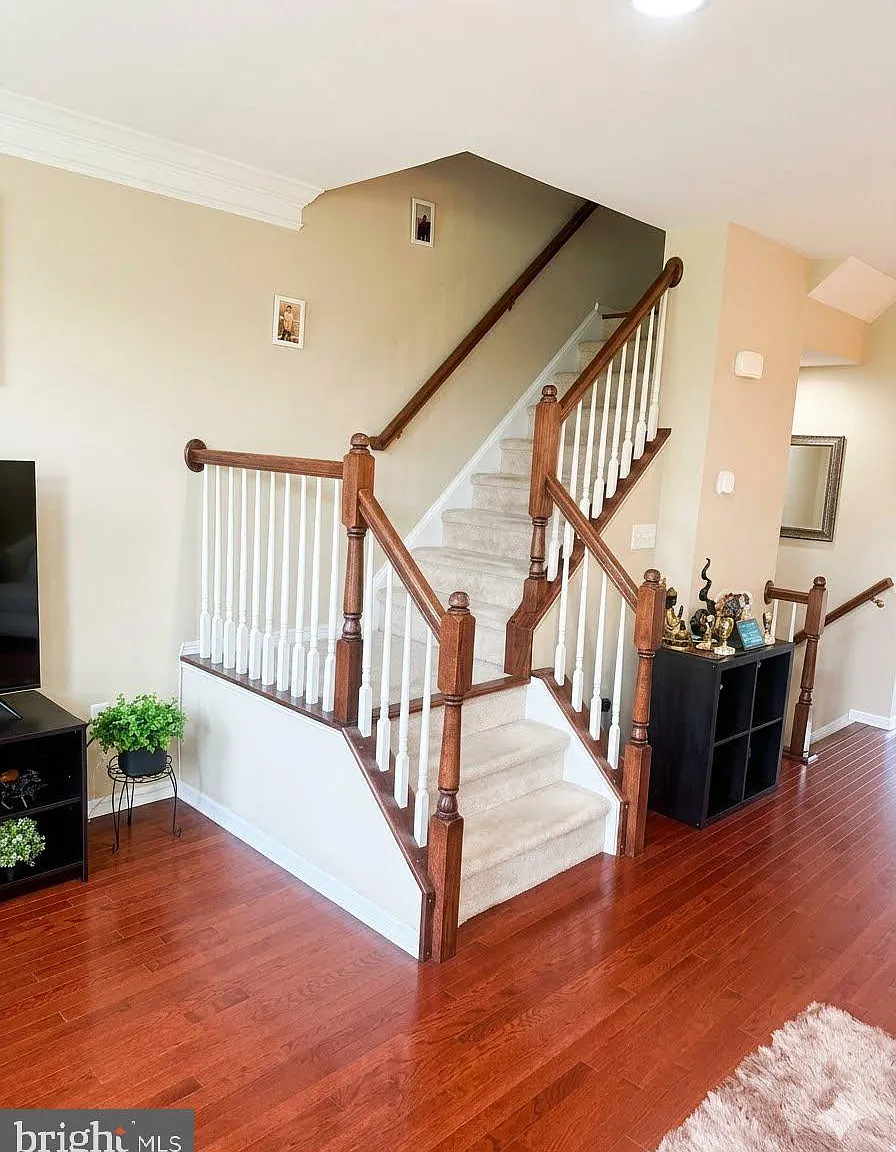 3 bed, 3.5 bath, 1842 sqft, $3,000 — Photo 4