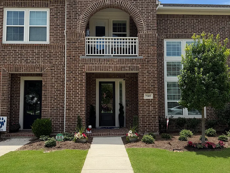 7305 Sprangletop St — Photo 1