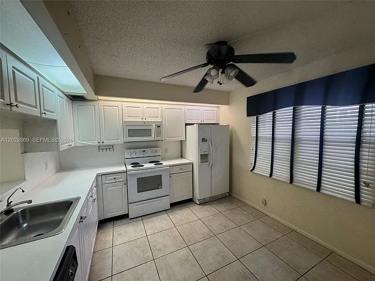 1200 SW 125th Ave #208L — Photo 2