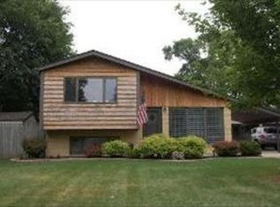 405 Parkview Dr, Schaumburg, IL 60193