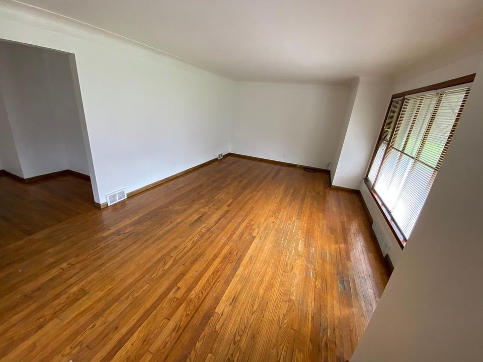 1st image of 17727 Chagrin Blvd #1