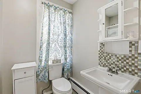 61 Vernon Ave #4 — Photo 7
