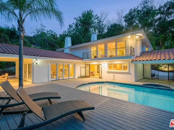 4807 Brewster Dr, Tarzana, CA 91356