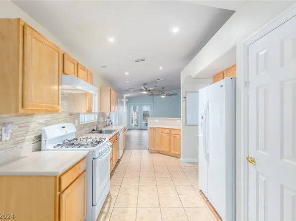 6141 Camden Cove St, North Las Vegas, NV 89081