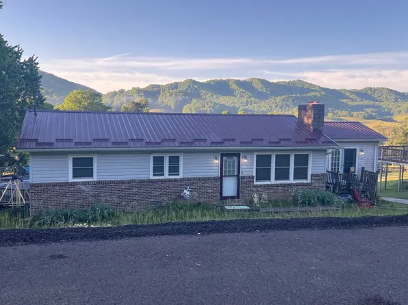 140 Hillcrest Cir, Saltville, VA 24370