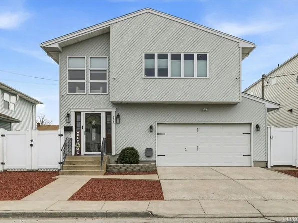 251 Arthur Street, Freeport, NY 11520