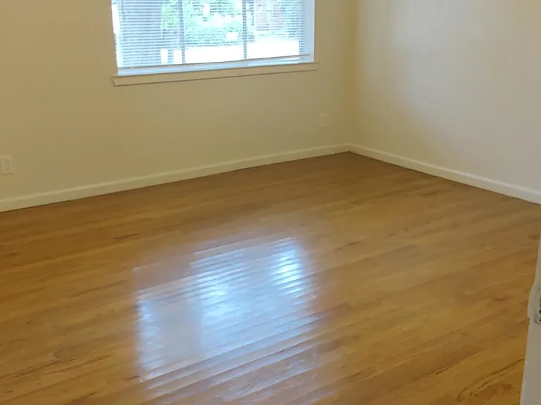 5939 Oram St #104 — Photo 8