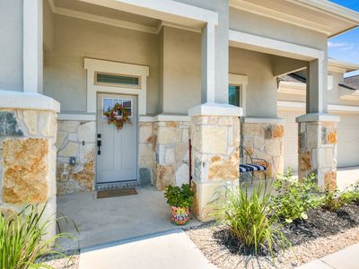 225 Red Granite Dr, Dripping Springs, TX, 78620
