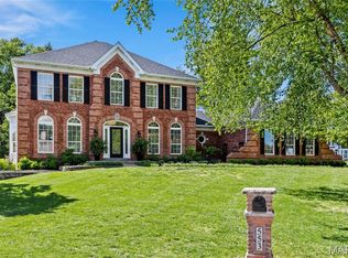 553 Malinmor Dr, Weldon Spring, MO 63304
