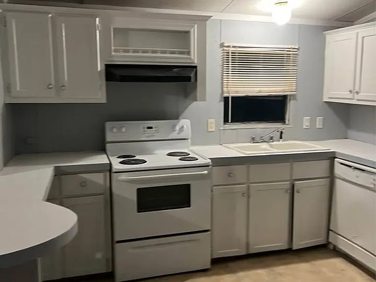 3410 S Henderson Blvd — Photo 7