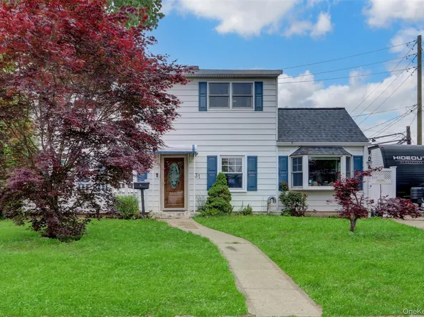 31 Clover Lane, Levittown, NY 11756