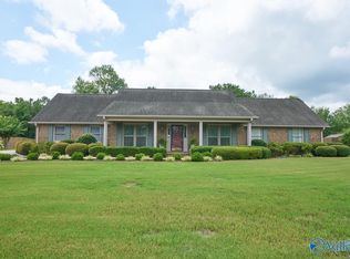 4562 Arrowhead Dr SE, Decatur, AL 35603