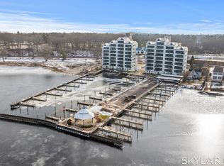 2964 Lakeshore Dr Unit E701, Muskegon, MI 49441