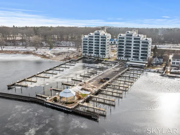 2964 Lakeshore Dr Unit E701, Muskegon, MI 49441