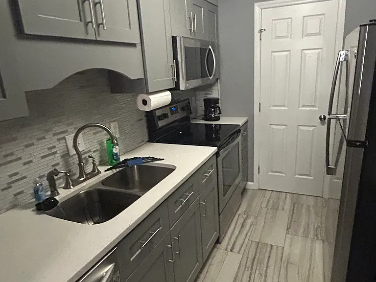 1114 Schaub Dr #H — Photo 6