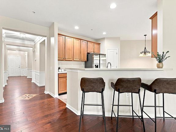 5th image of 6102 Lilac Ct