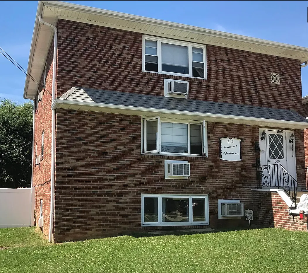 2 bed, 800 sqft, $1,650 — Photo 1