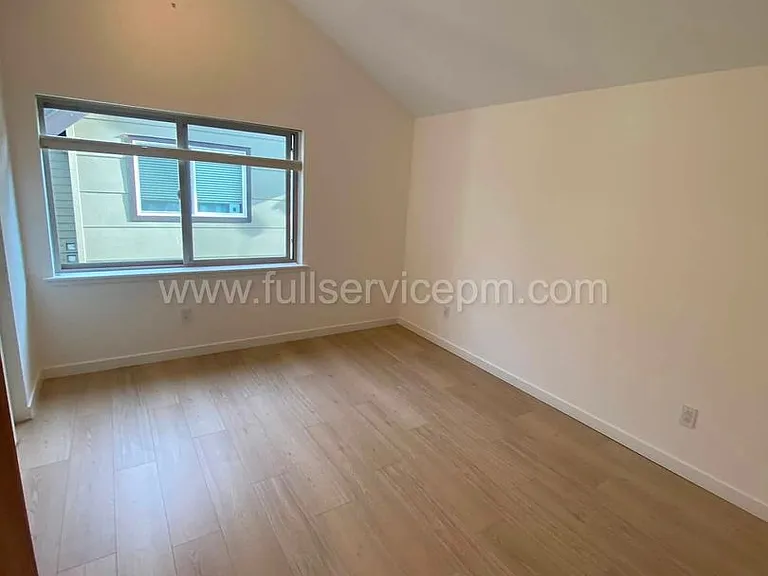 210 Boston St #B — Photo 27