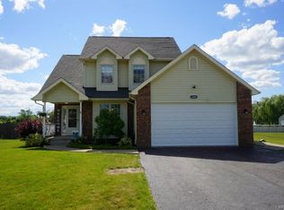 6200 Hoover Rd, Sanborn, NY 14132