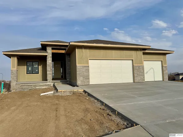 4503 S 203rd Ave, Omaha, NE 68135