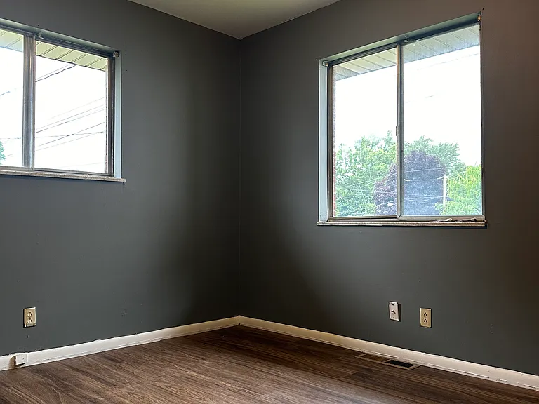 1233 Roslyn Ave #1233 — Photo 8