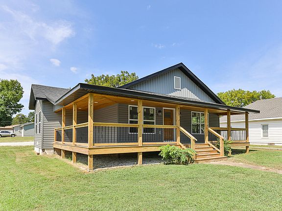 2nd image of 623 N Main Avenue