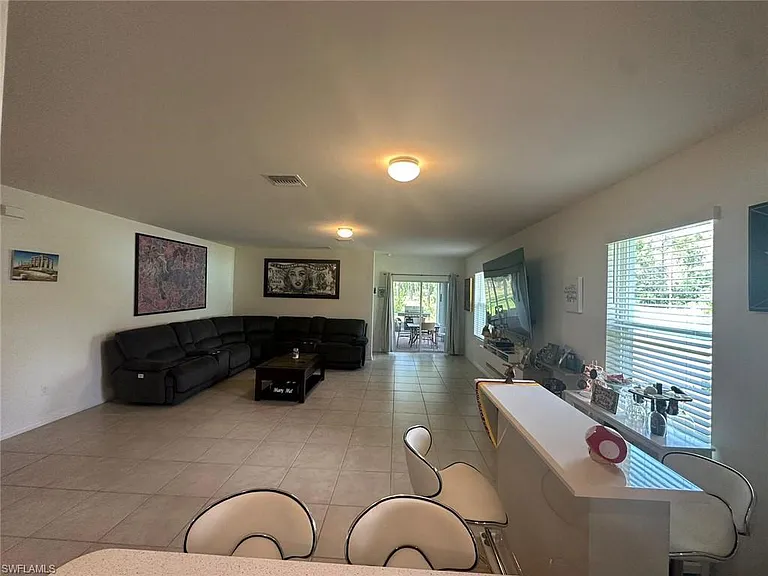 4115 14th Ave NE — Photo 31