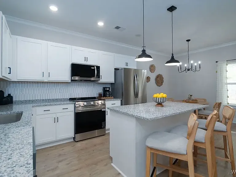 22105 Cove Ln — Photo 10