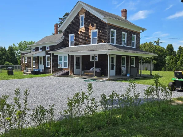3953 Sound Avenue, Riverhead, NY 11901