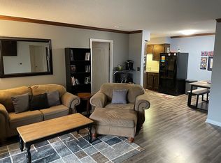 1900 50th St APT 16, Des Moines, IA 50310