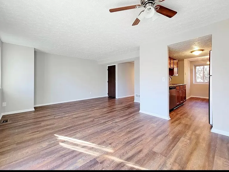 7519 Blackstone Ct — Photo 6