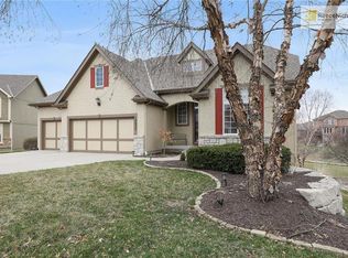 10827 N Mattox Ct, Kansas City, MO 64154