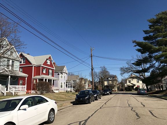 4th image of 2127 Hudson Ave