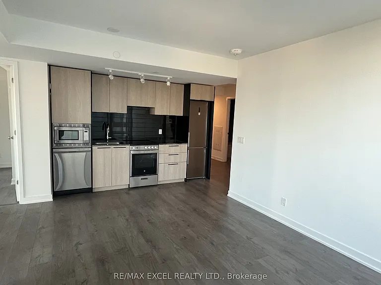 501 Yonge St #2005 — Photo 6