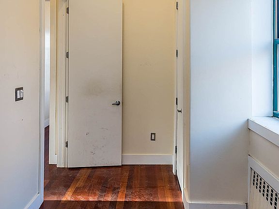 2nd image of 126 Grattan St APT 3L