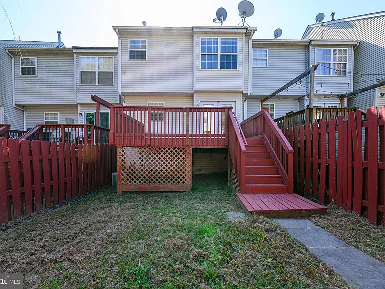 105 Brenwick Ct — Photo 26