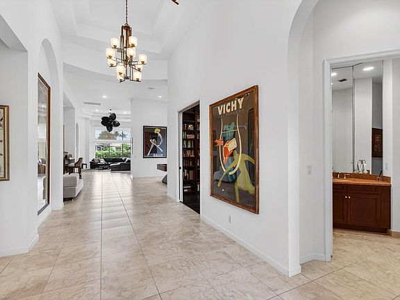 4th image of 17728 Villa Club Way