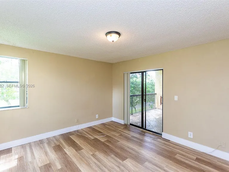 5721 Riverside Dr #202B5 — Photo 23