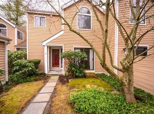 41 Rambling Brook Rd, Chappaqua, NY 10514