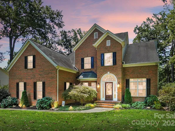 10219 Windtree Ln, Charlotte, NC 28215