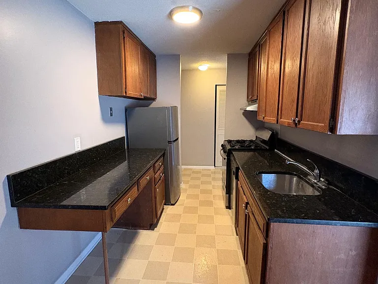 36 Shrewsbury Green Dr #36B — Photo 3