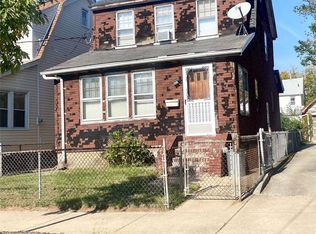 24105 142nd Ave, Rosedale, NY 11422