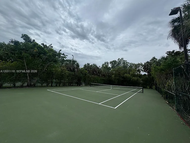 E Sunrise Lakes Dr — Photo 32
