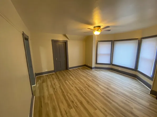 1064 Main St #3, Antioch, IL 60002