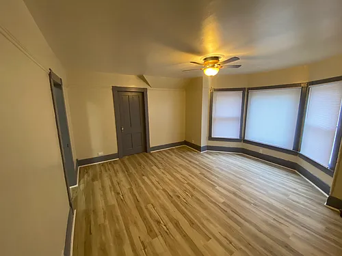 1064 Main St #3 Photo 1