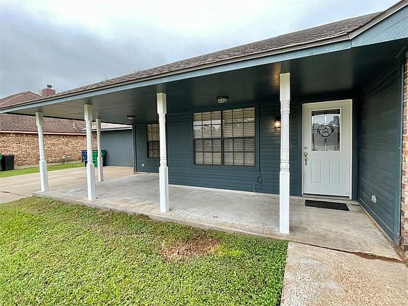 4th image of 809 Manor Dr