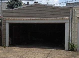 7017 68th St, Glendale, NY 11385